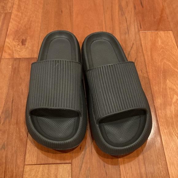 Cloud slides - Picture 2 of 4